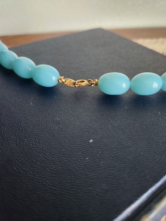 Vintage Trifari Turquoise-Colored Beaded Necklace - Picture 7 of 10
